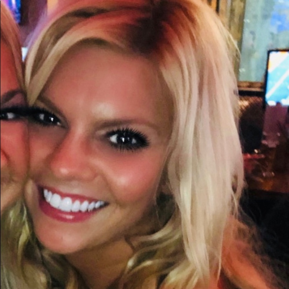 Meet your Posher, Melissa
